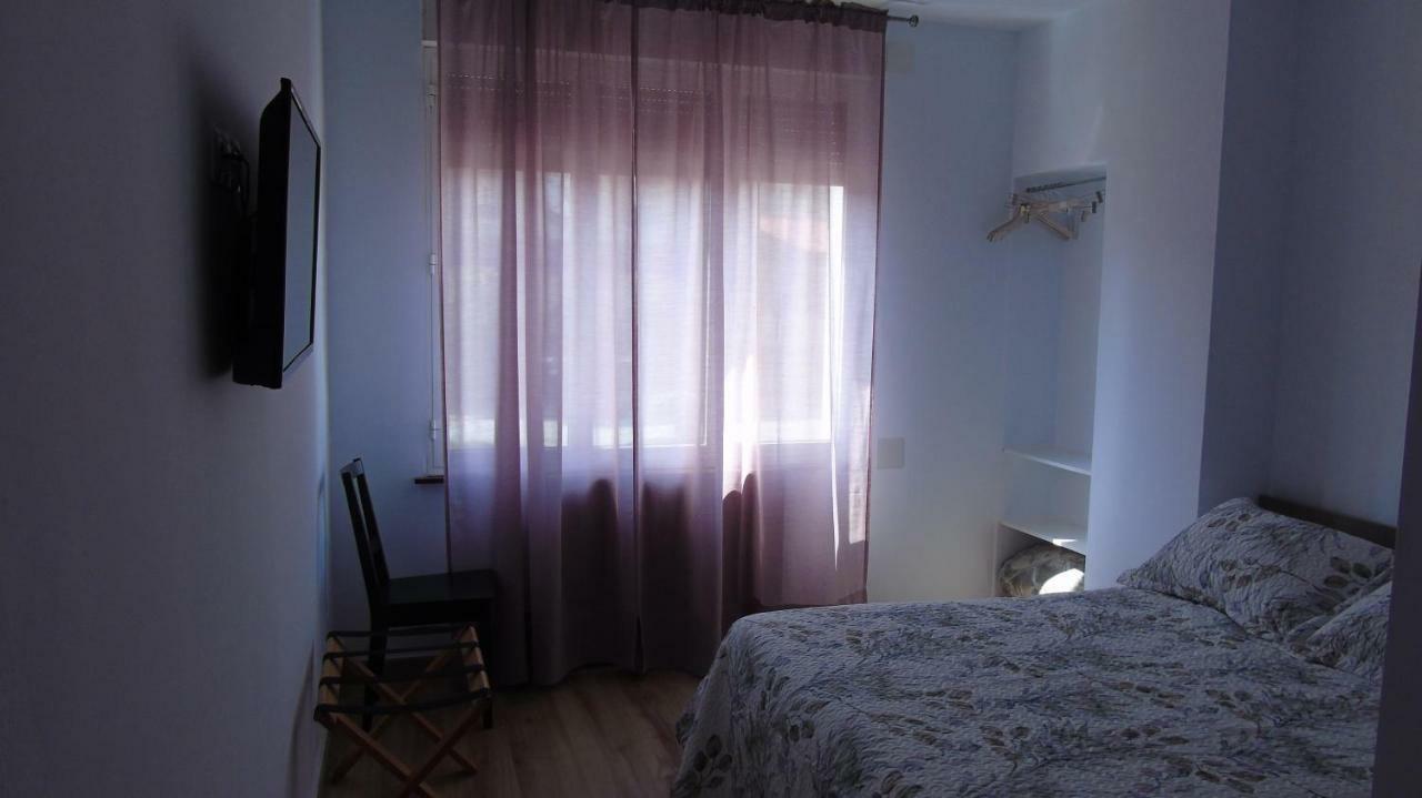Pension Oviedo Bagian luar foto