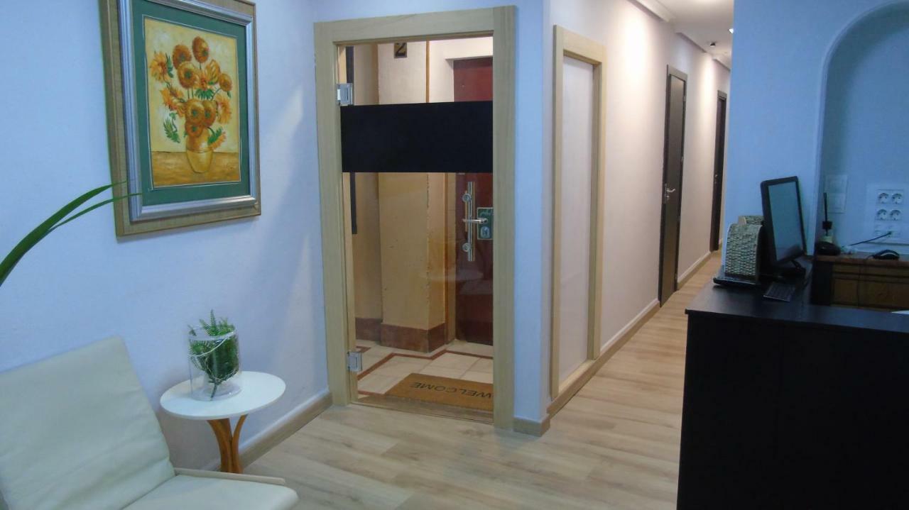 Pension Oviedo Bagian luar foto