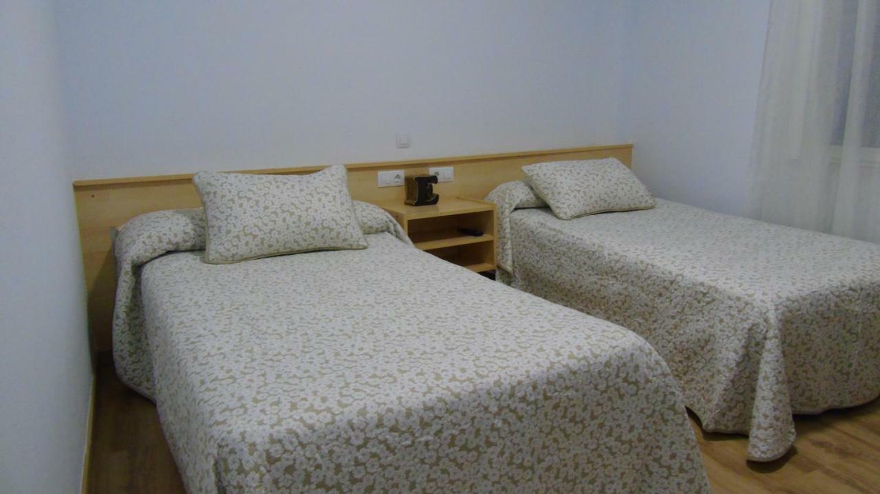 Pension Oviedo Bagian luar foto